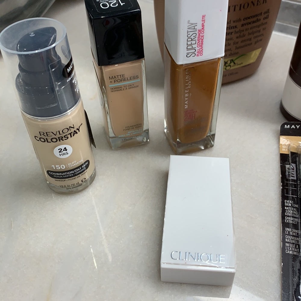 Cosmetics Bundle - Picture 2 of 7